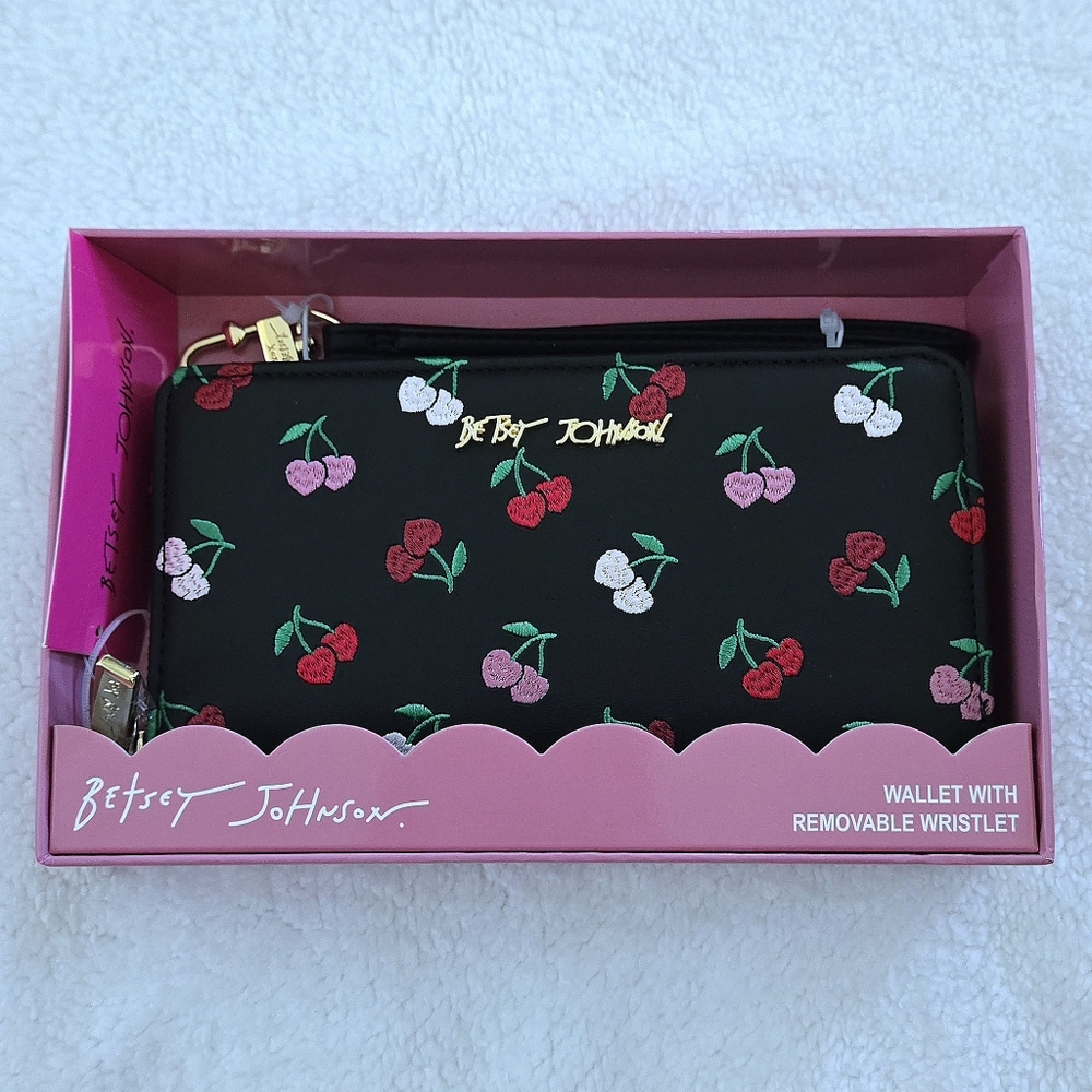 Betsey Johnson Embroidered🪡 Cherries🍒 Zip Around Wristlet - NIB - Picture 15 of 16
